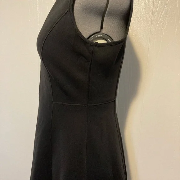 Elie Tahari Black Fit & Flare detail sleeveless dress size 6
